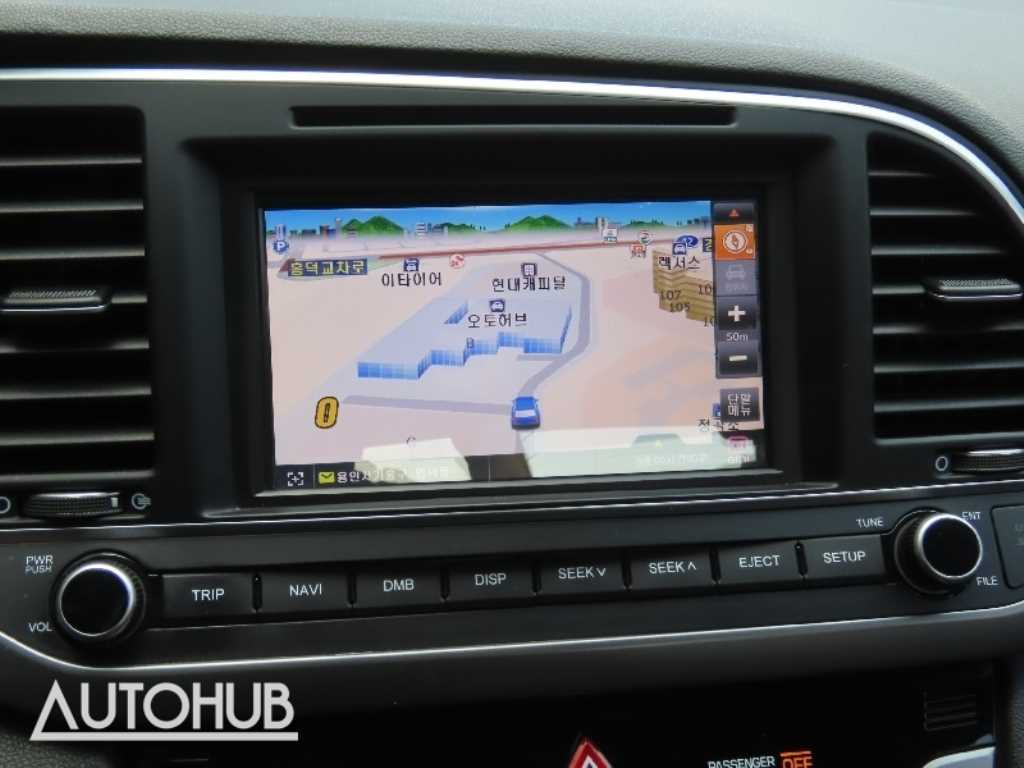 Hyundai Avante — photo 09
