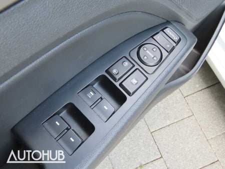 Hyundai Avante — photo 13