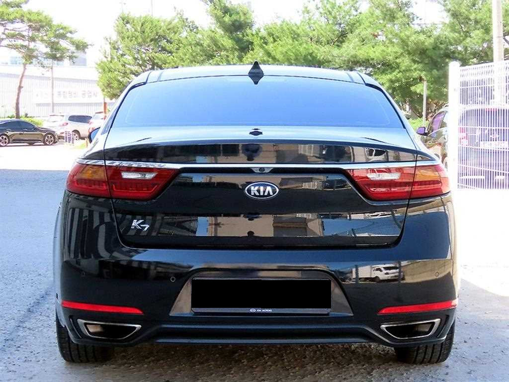 Kia K7 — photo 04