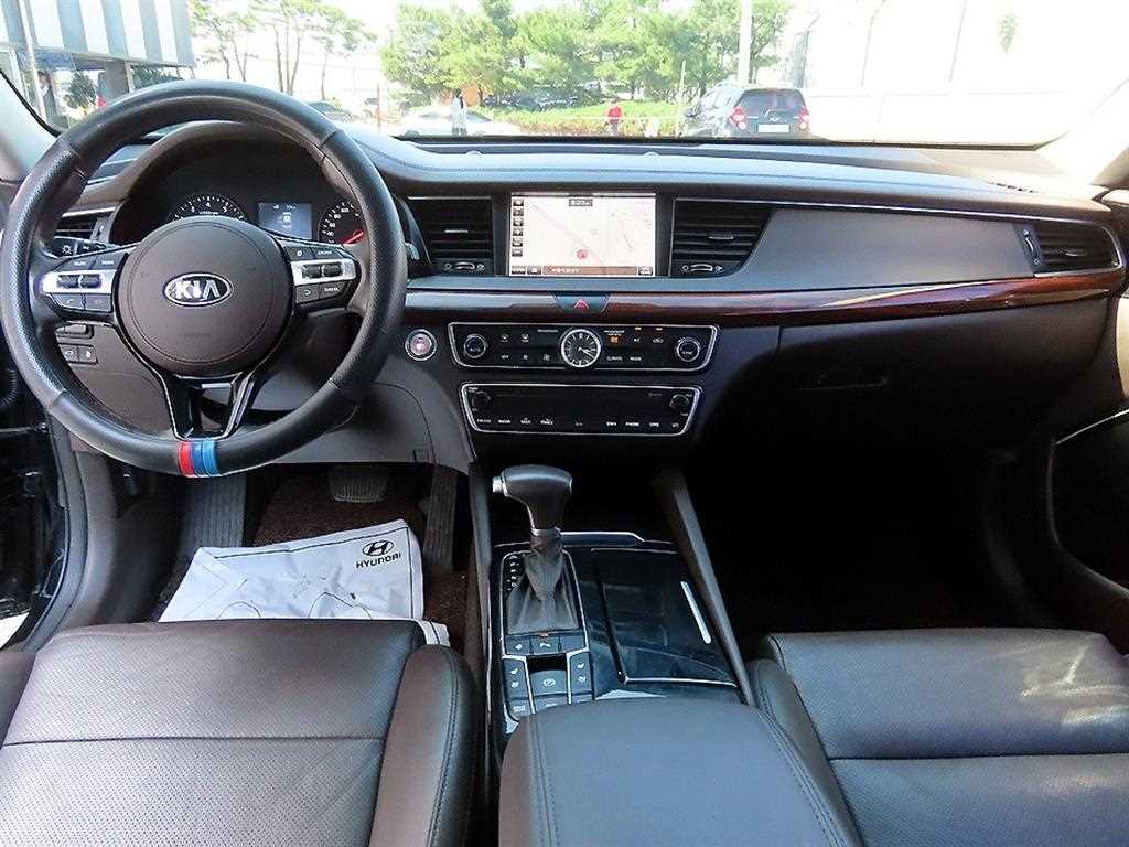 Kia K7 — photo 07