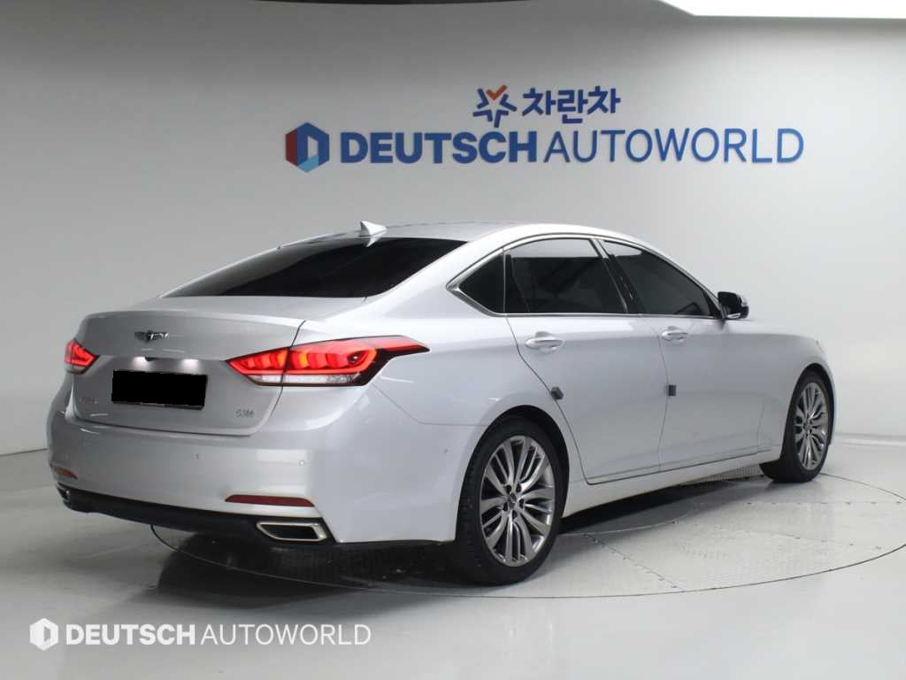 Hyundai Genesis — photo 02