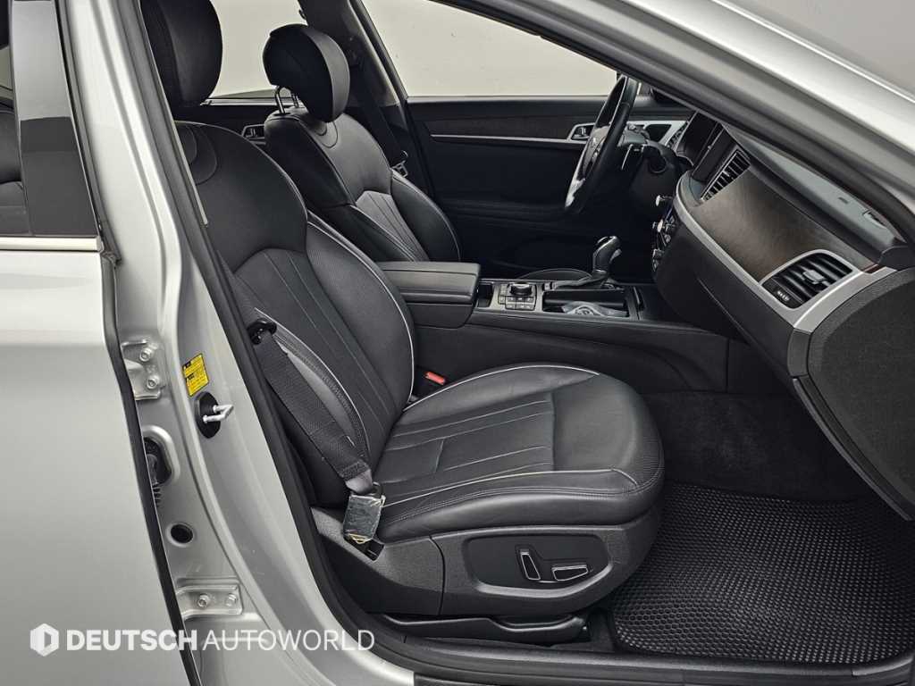 Hyundai Genesis — photo 10