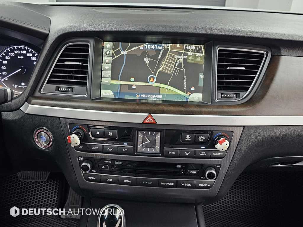 Hyundai Genesis — photo 14