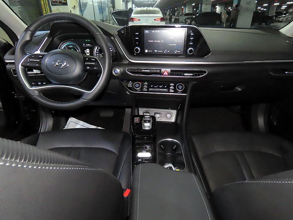 Hyundai Sonata — photo 10