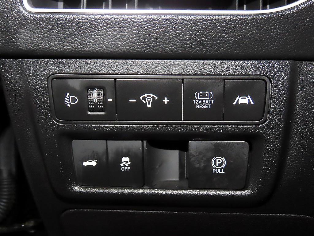 Hyundai Sonata — photo 14