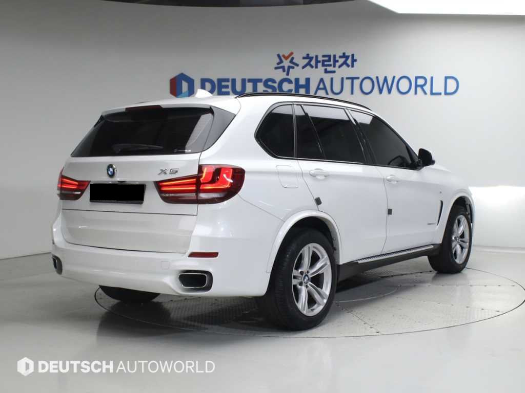 BMW X5 — photo 02