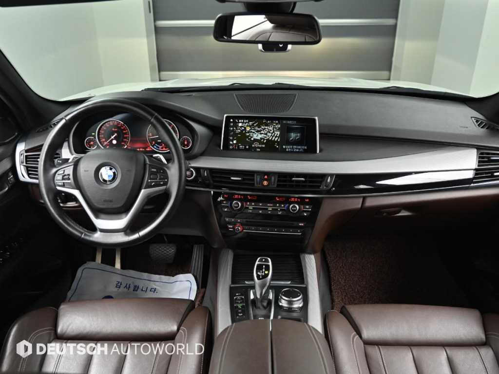 BMW X5 — photo 07