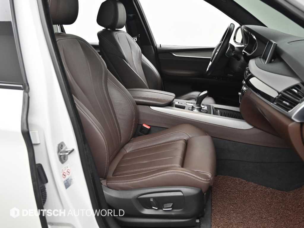 BMW X5 — photo 10