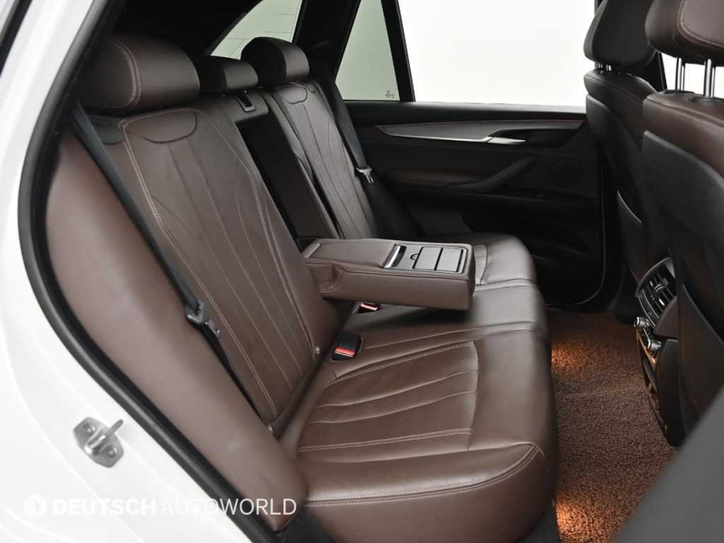 BMW X5 — photo 12