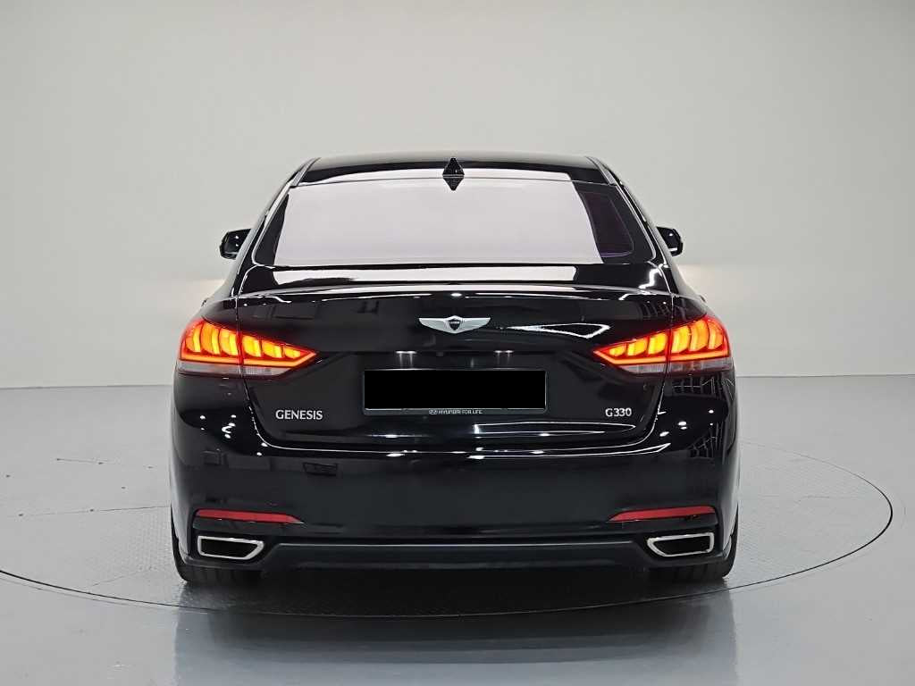 Hyundai Genesis — photo 03