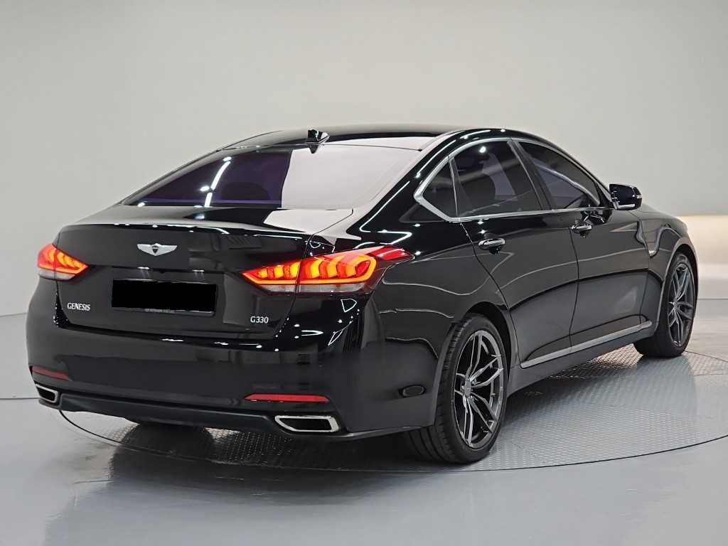 Hyundai Genesis — photo 04