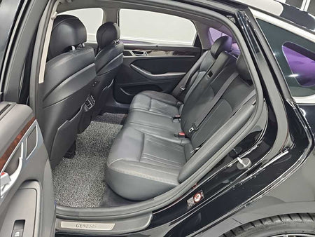 Hyundai Genesis — photo 12