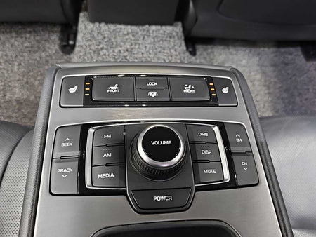 Hyundai Genesis — photo 13