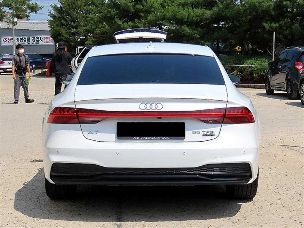 Audi A7 — photo 04