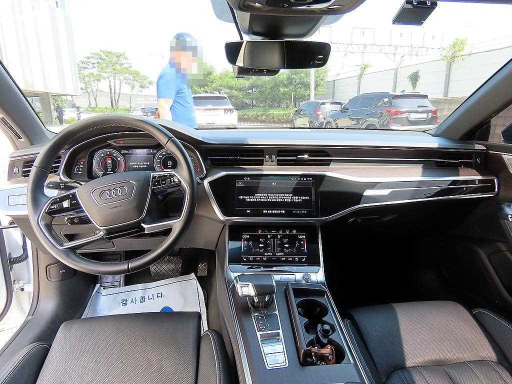 Audi A7 — photo 07