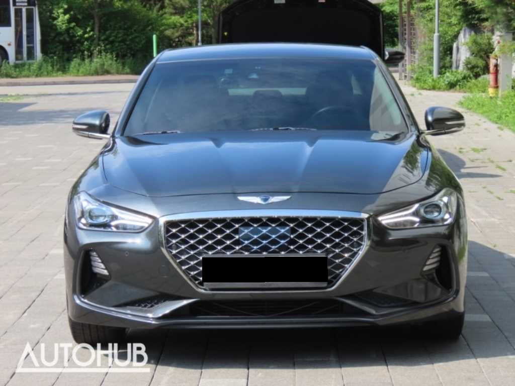 Genesis G70 — photo 01