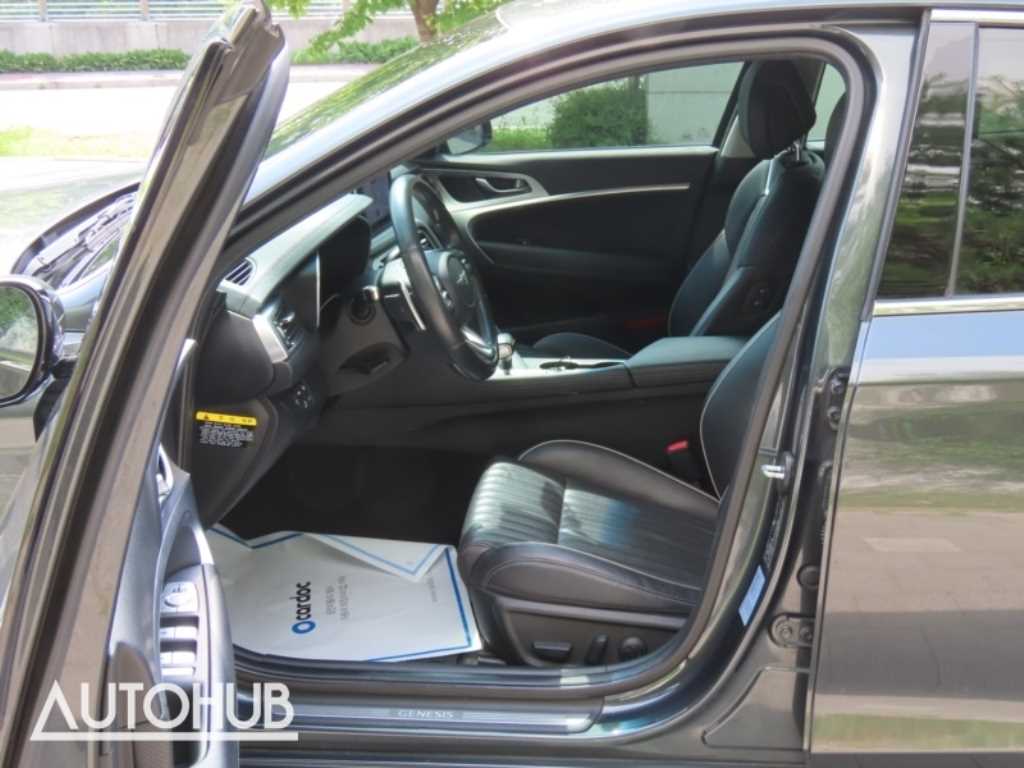 Genesis G70 — photo 14
