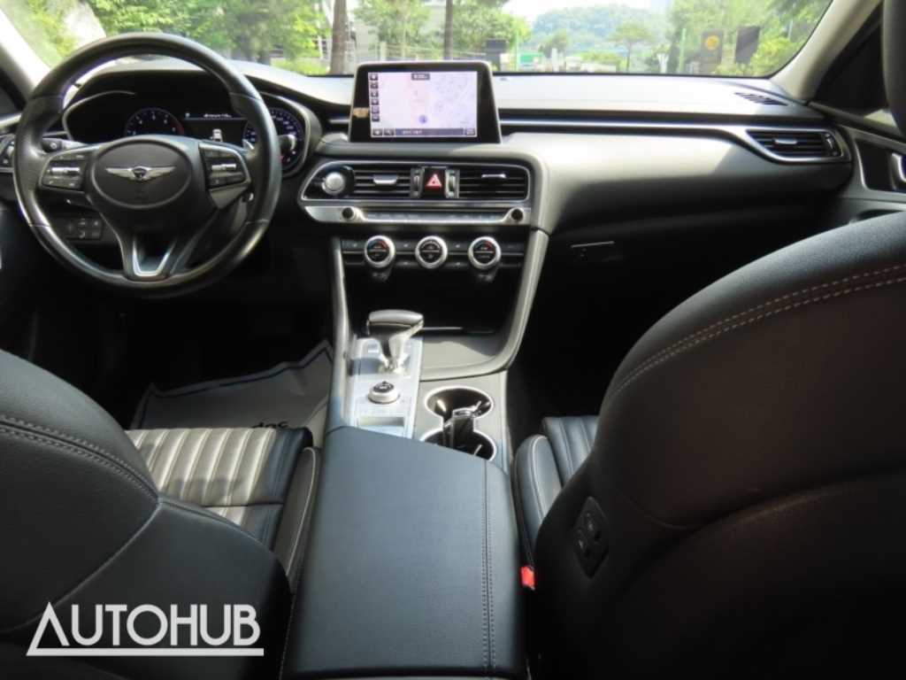 Genesis G70 — photo 16
