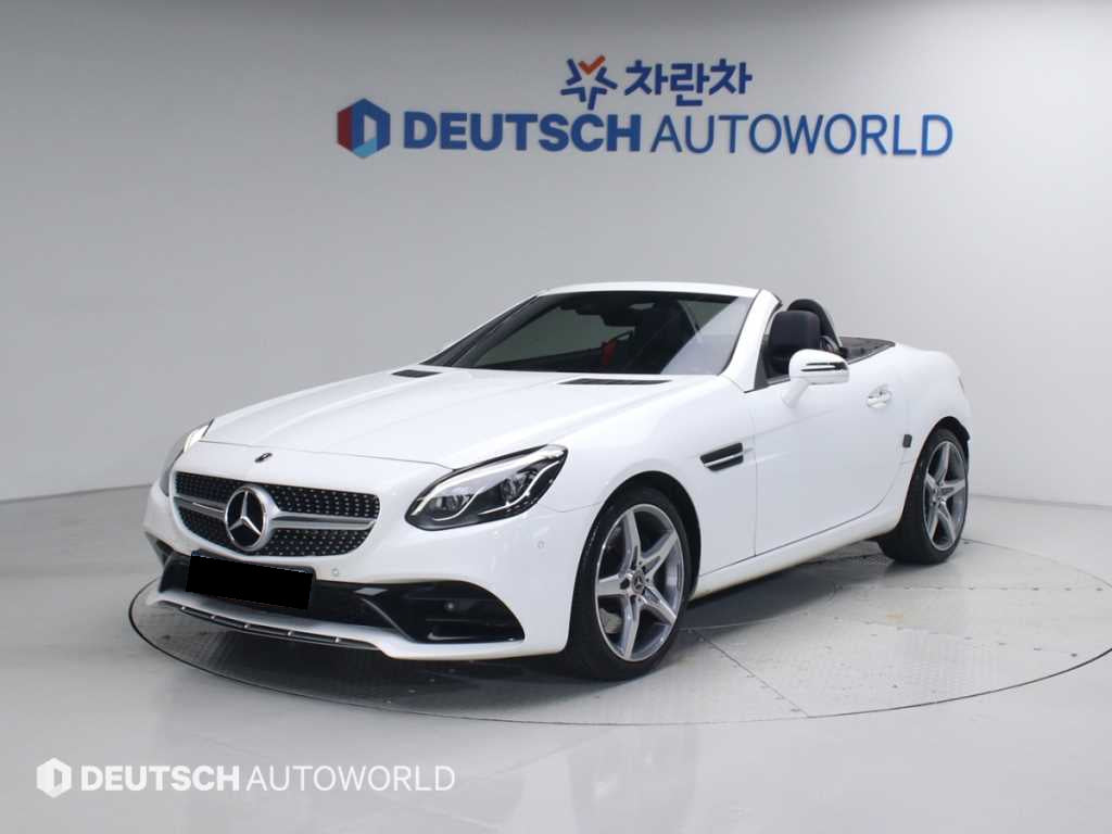 Mercedes-Benz SLC-Class — photo 01