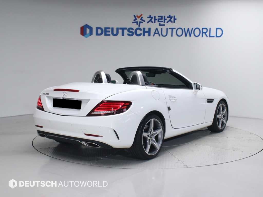 Mercedes-Benz SLC-Class — photo 02