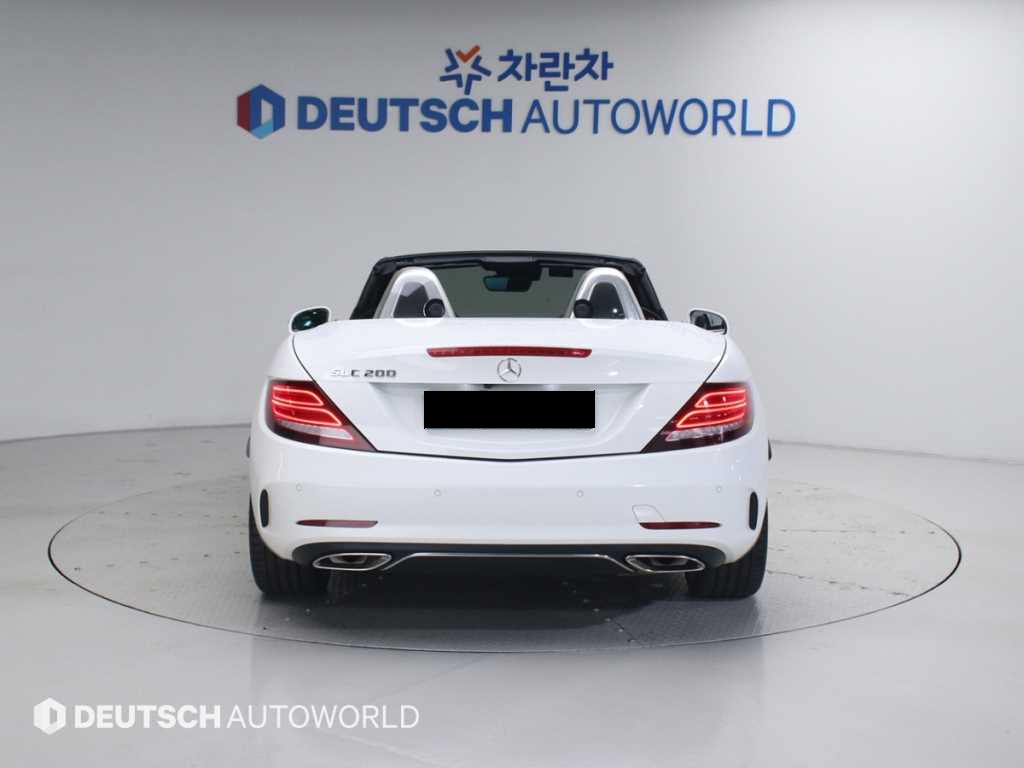 Mercedes-Benz SLC-Class — photo 04