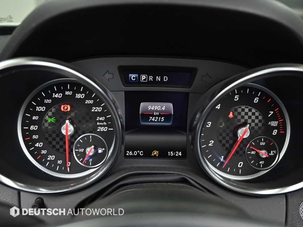 Mercedes-Benz SLC-Class — photo 08
