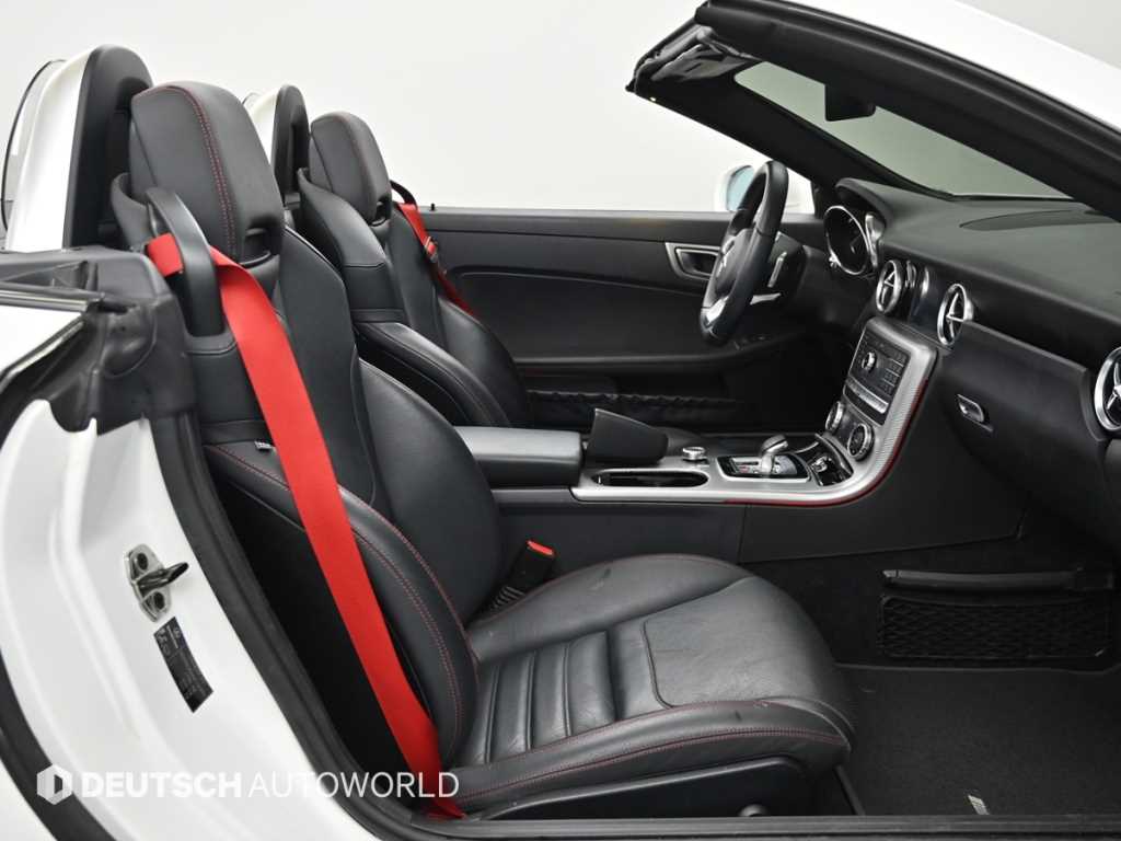 Mercedes-Benz SLC-Class — photo 10
