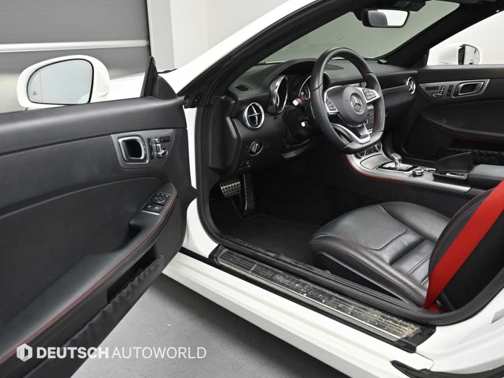 Mercedes-Benz SLC-Class — photo 11