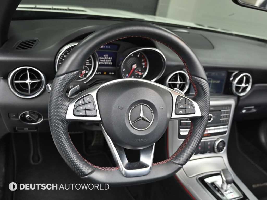 Mercedes-Benz SLC-Class — photo 13