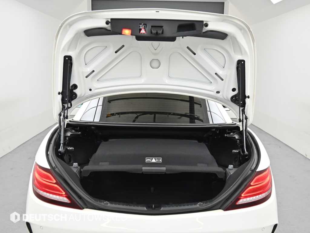 Mercedes-Benz SLC-Class — photo 18