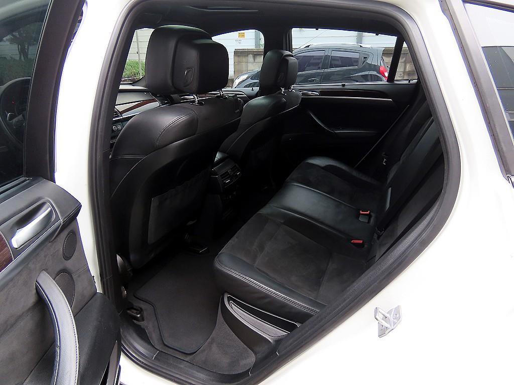 BMW X6 — photo 06
