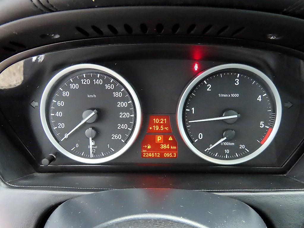 BMW X6 — photo 09