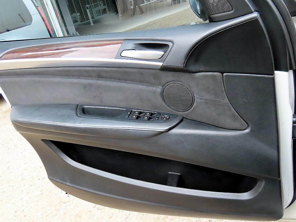 BMW X6 — photo 12