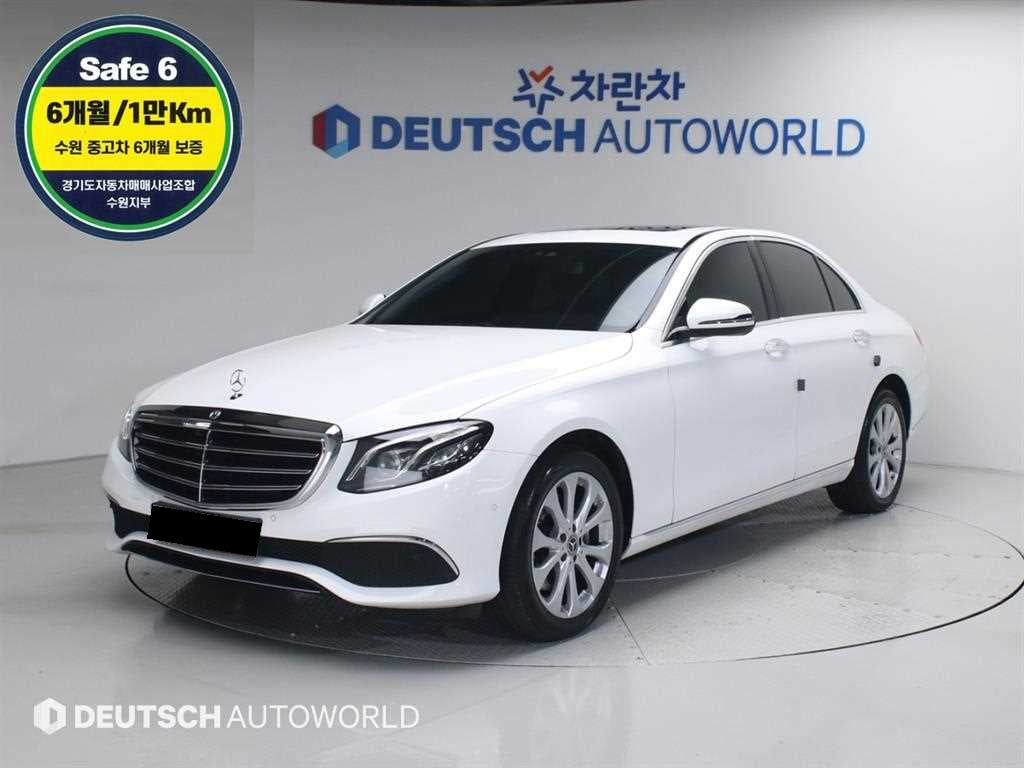 Mercedes-Benz E-Class — photo 01