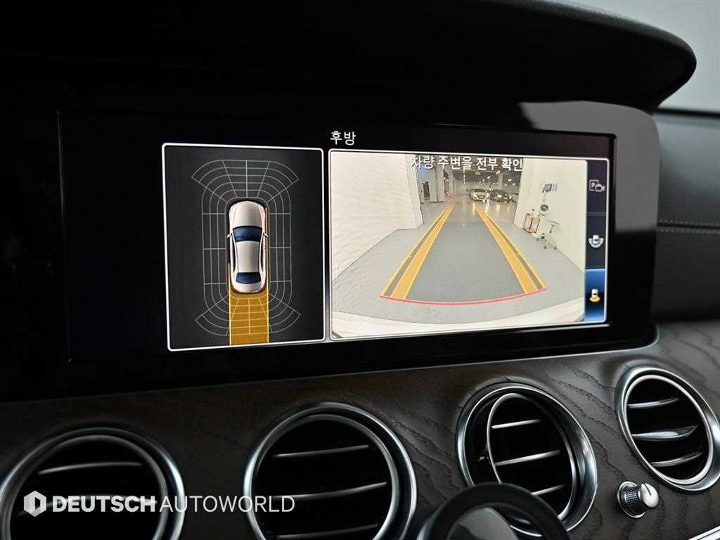 Mercedes-Benz E-Class — photo 15