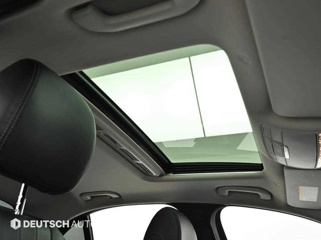 Mercedes-Benz E-Class — photo 18