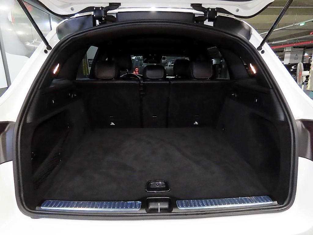 Mercedes-Benz GLC-Class — photo 16