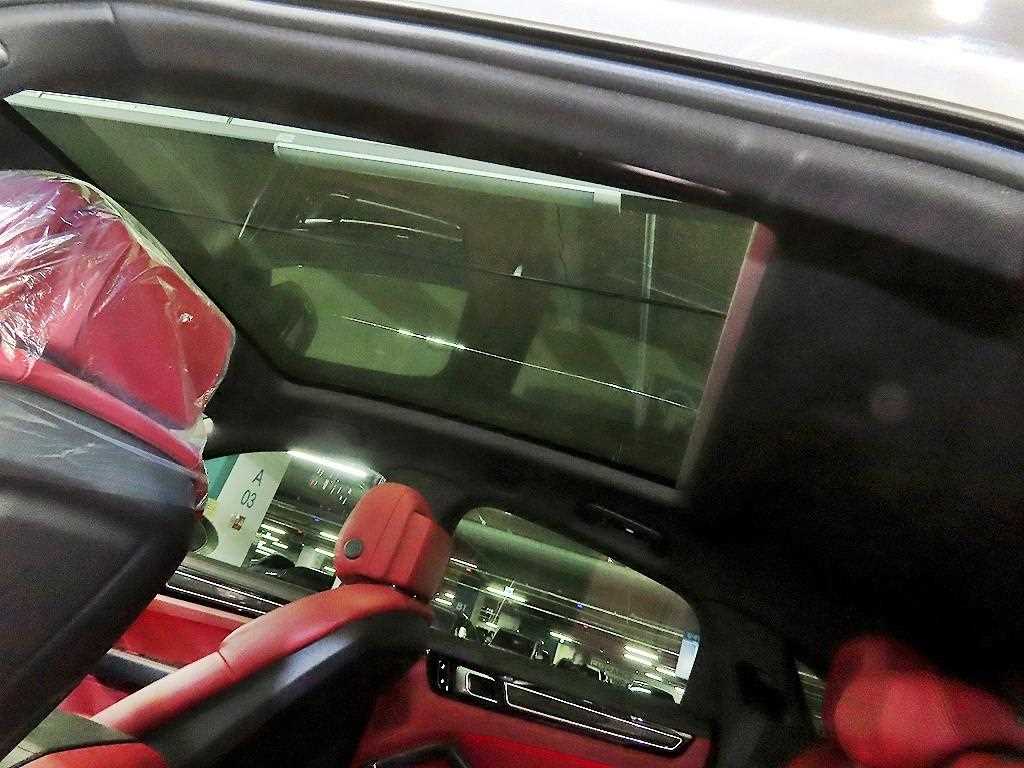 Porsche Cayenne — photo 15
