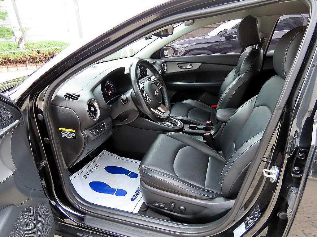 Kia K3 — photo 05