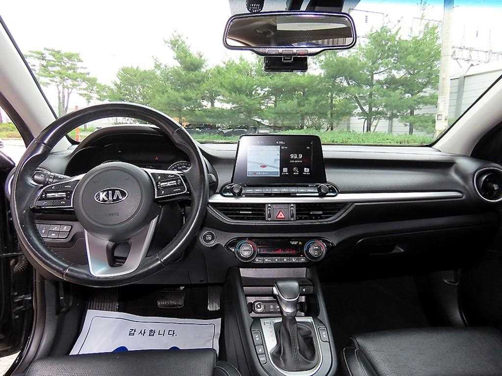 Kia K3 — photo 07