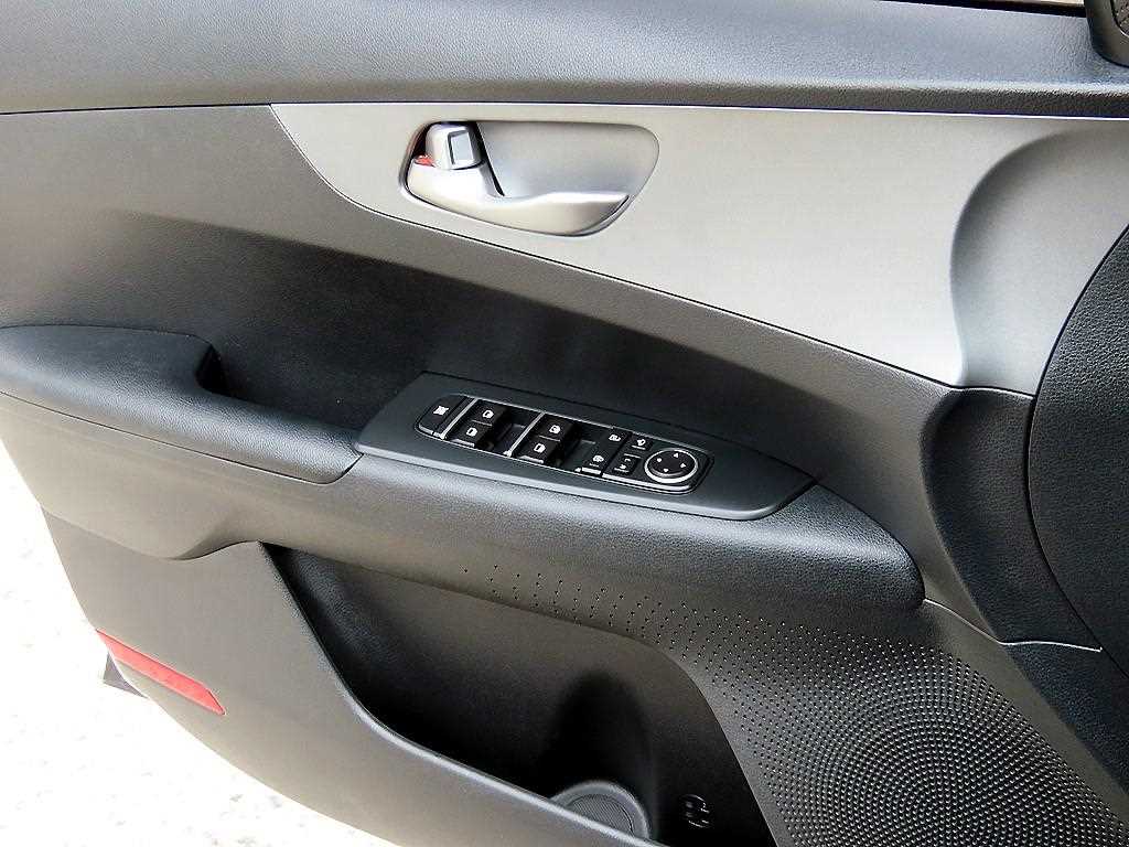 Kia K3 — photo 10