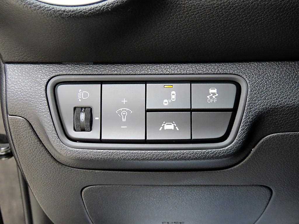 Kia K3 — photo 11