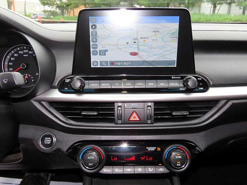 Kia K3 — photo 12