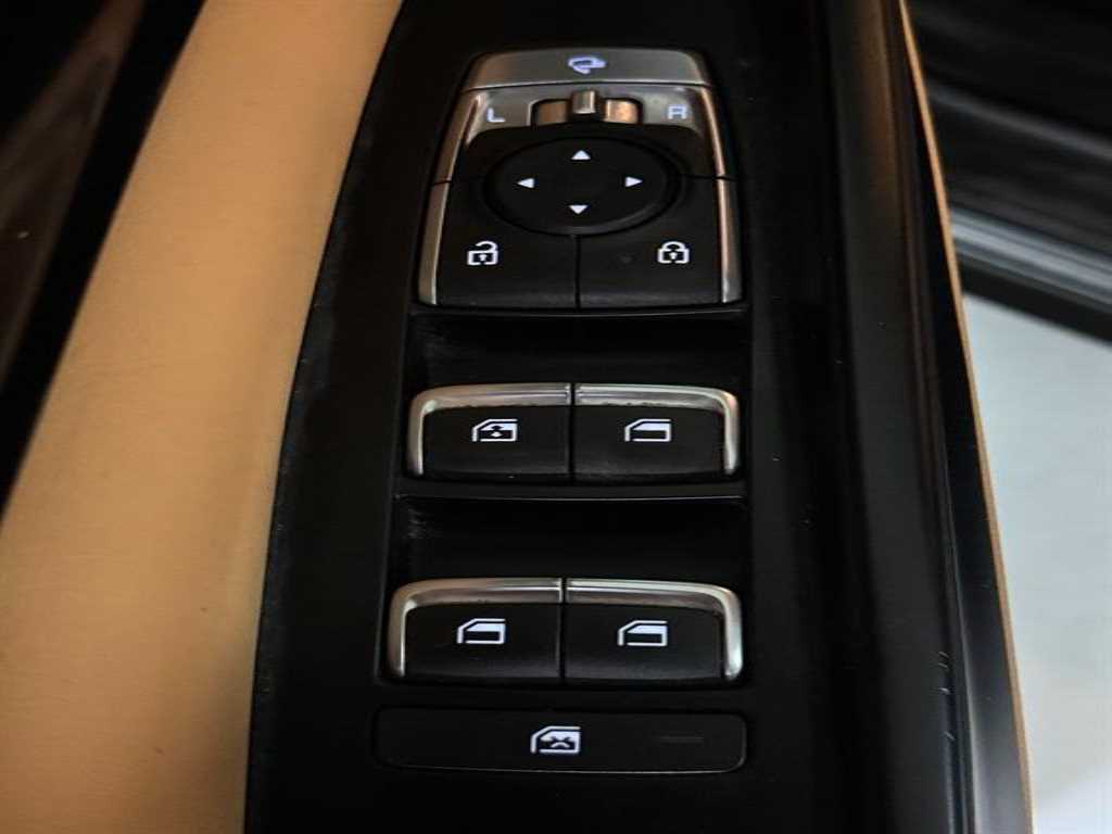Kia Carnival — photo 16