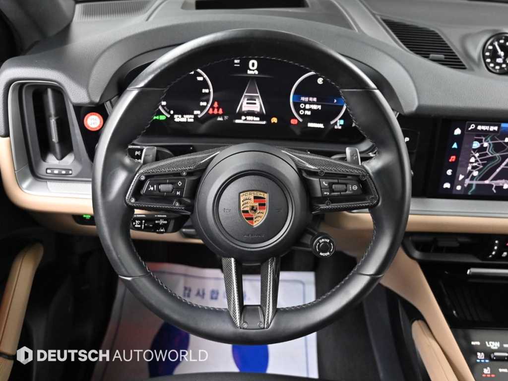 Porsche Cayenne — photo 13