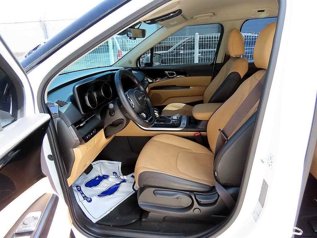 Kia Carnival — photo 05