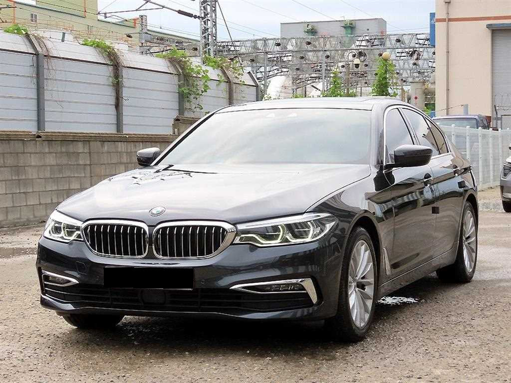 BMW 5-Series — photo 02