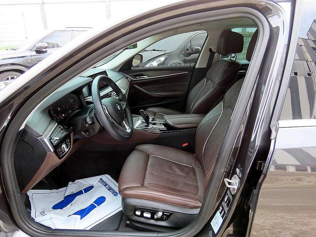 BMW 5-Series — photo 05