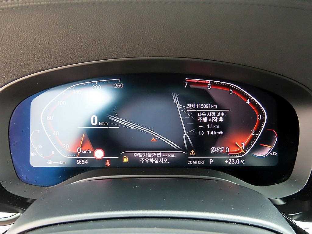 BMW 5-Series — photo 09
