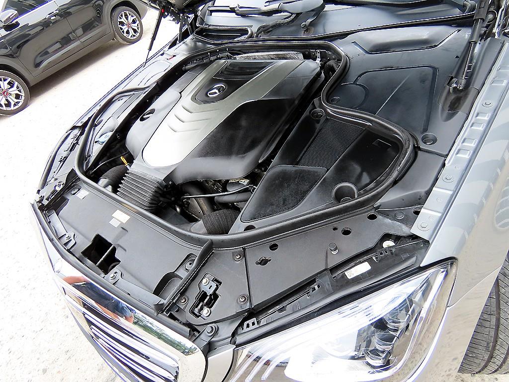 Mercedes-Benz S-Class — photo 19